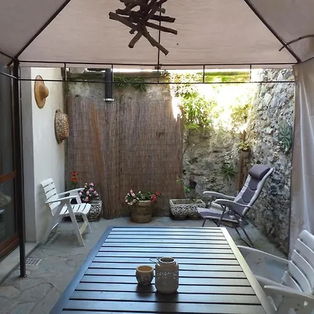 Nido Nel Borgo Di Cir 00408400002 * Entracque